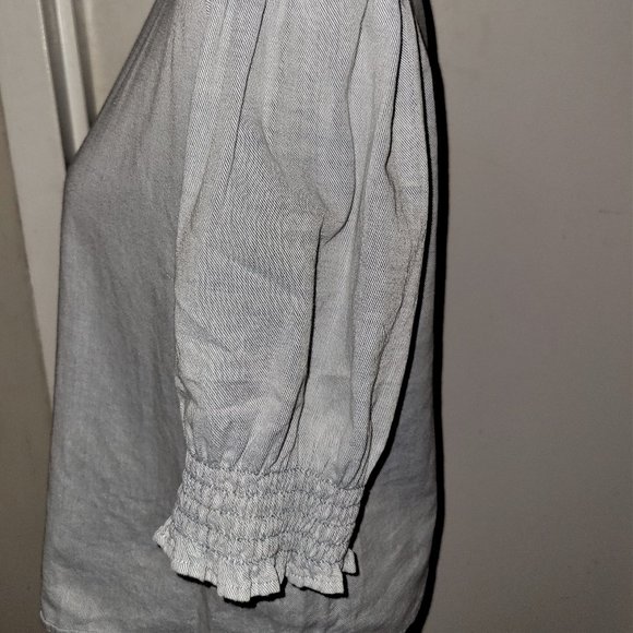 WhoWhatWear Chambray Top - M - Picture 2 of 3